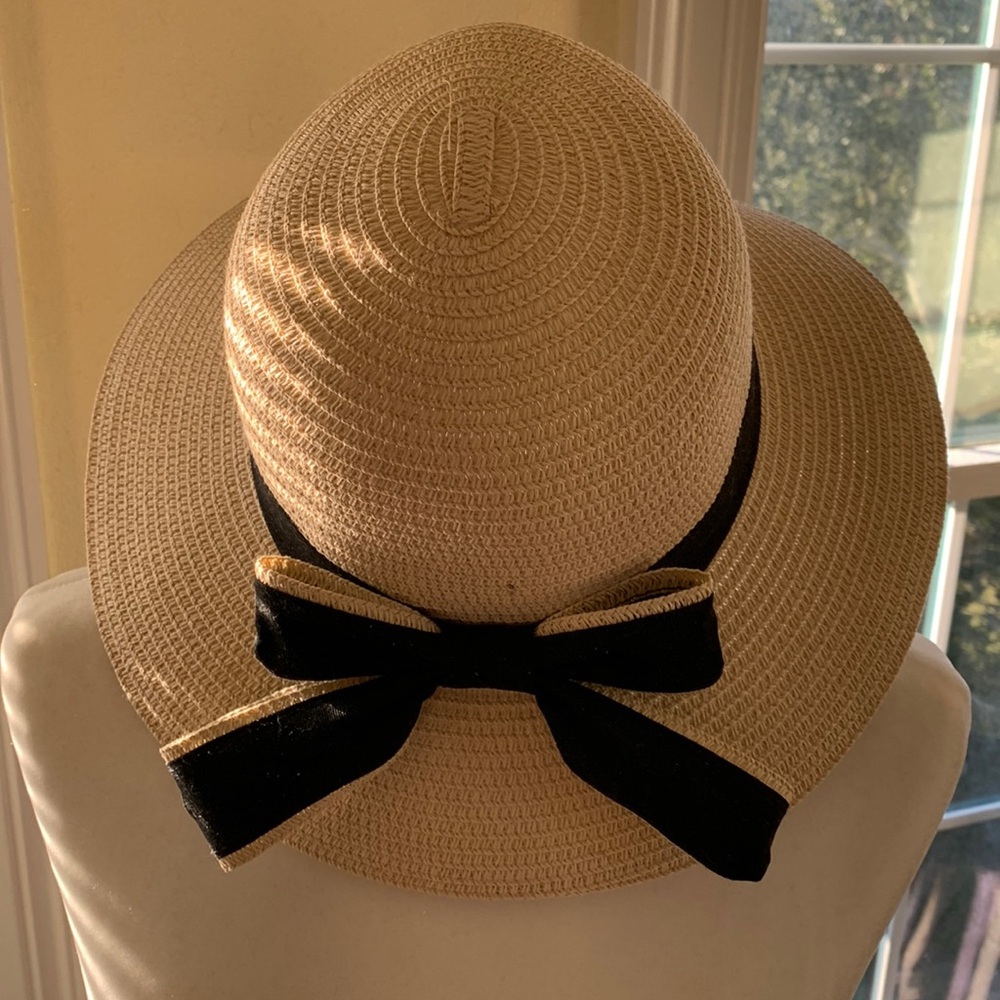 BRAND NEW!  No tags.  Beautiful hat